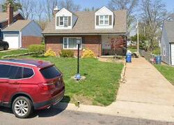Pre-foreclosure in  Darlow Dr Saint Louis, MO 63123