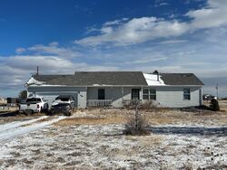 Pre-foreclosure in  Stagecoach Rd Cheyenne, WY 82009