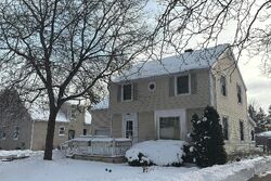 Pre-foreclosure in  Red Oak Ln Appleton, WI 54915