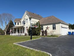 Pre-foreclosure in  Hidden Acres Path Wading River, NY 11792