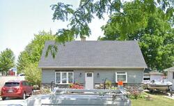 Pre-foreclosure in  44th Ave Kenosha, WI 53144