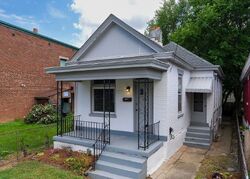 Pre-foreclosure in  Eastern Ave Covington, KY 41014