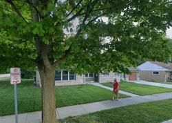 Pre-foreclosure in  Quinlan Dr Pewaukee, WI 53072