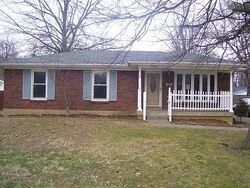 Pre-foreclosure in  Glenrock Rd Louisville, KY 40216