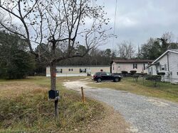 Pre-foreclosure in  Dodge Ave Eastman, GA 31023