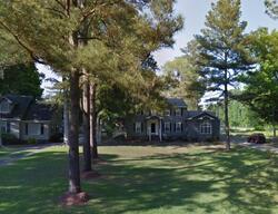 Pre-foreclosure in  Holly Cir Darlington, SC 29532