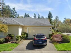 Pre-foreclosure in  231st Ln NE Redmond, WA 98053