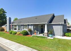 Pre-foreclosure in  Twin Pines Ct Central Point, OR 97502