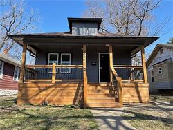 Pre-foreclosure in  E 68th Ter Kansas City, MO 64132