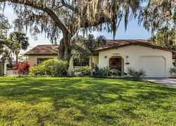 Pre-foreclosure in  Madison St Tavares, FL 32778