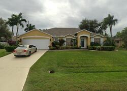 Pre-foreclosure in  SE 41st Ter Cape Coral, FL 33904