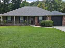 Pre-foreclosure in  Rue Pickney Mandeville, LA 70448