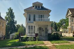 Pre-foreclosure in  Krug Park Pl Saint Joseph, MO 64505