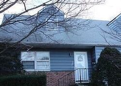 Pre-foreclosure in  MAPLE AVE Mamaroneck, NY 10543