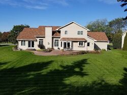 Pre-foreclosure in  Lynn Dr Neenah, WI 54956