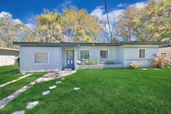 Pre-foreclosure in  Orangewood Rd Jacksonville, FL 32207