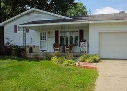 Pre-foreclosure in  Lamplight Dr Jenison, MI 49428
