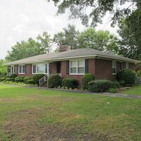 Pre-foreclosure in  Edisto St Johnston, SC 29832
