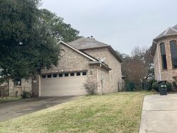 Pre-foreclosure in  Evergreen Oak Dr Houston, TX 77068