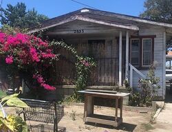 Pre-foreclosure in  Knox Ave Los Angeles, CA 90039