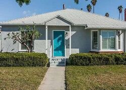 Pre-foreclosure in  S Muirfield Rd Los Angeles, CA 90016