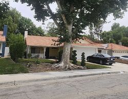 Pre-foreclosure in  WAKEFIELD RD Castaic, CA 91384