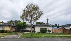 Pre-foreclosure in  N Crystal Ave Fresno, CA 93705
