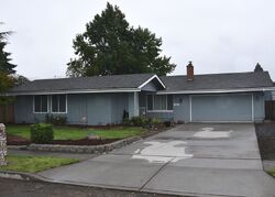 Pre-foreclosure in  Gardenia St Longview, WA 98632