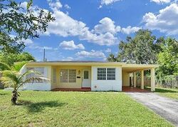 Pre-foreclosure in  Jackson Blvd Fort Lauderdale, FL 33312