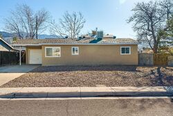  Maxine St Ne, Albuquerque NM