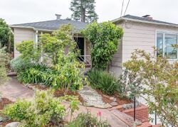 Pre-foreclosure in  Lincoln Ave Oakland, CA 94602