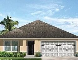 Pre-foreclosure in  Silk Ct Labelle, FL 33935