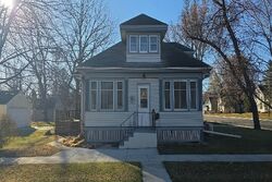 Pre-foreclosure in  E 5th Ave Milbank, SD 57252