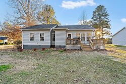  Stratford Pl, Clinton SC