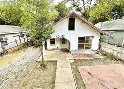 Pre-foreclosure in  El Paso St San Antonio, TX 78207