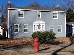 Pre-foreclosure in  SUMMIT AVE North Smithfield, RI 02896