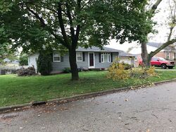 Pre-foreclosure in  HOMEWOOD ST SW Grandville, MI 49418