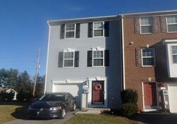 Pre-foreclosure in  Natural Way Martinsburg, WV 25404
