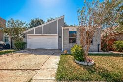 Pre-foreclosure in  Ivyknoll Dr Houston, TX 77035