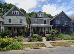 Pre-foreclosure in  SUMMIT AVE Albany, NY 12209