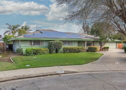 Pre-foreclosure in  Brynhurst Way Bakersfield, CA 93304