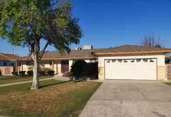 Pre-foreclosure in  Dover Pl Delano, CA 93215