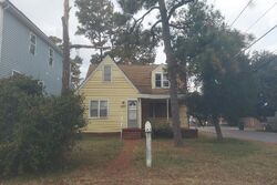 Pre-foreclosure in  13th Bay St Norfolk, VA 23518
