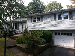 Pre-foreclosure in  Carol Pl Wayne, NJ 07470