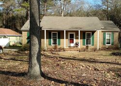 Pre-foreclosure in  Southampton Dr Irmo, SC 29063