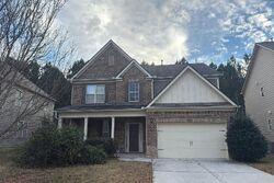 Pre-foreclosure in  PARKLAND BND Fairburn, GA 30213