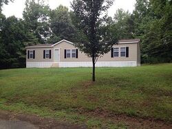 Pre-foreclosure in  Oak Hill Cir Trussville, AL 35173