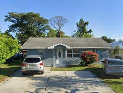 Pre-foreclosure in  SE Clayton St Stuart, FL 34997