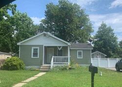 Pre-foreclosure in  N 10th St Villas, NJ 08251
