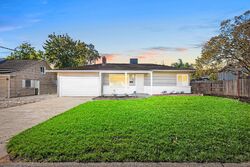 Pre-foreclosure in  Saint Mathews Dr Sacramento, CA 95821